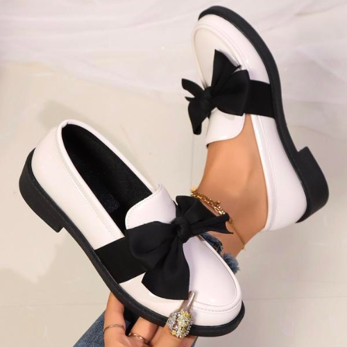 Mocasines de diseño con lazo